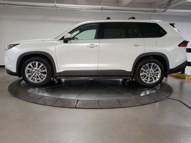 Used 2025 Toyota Grand Highlander AWD image 6