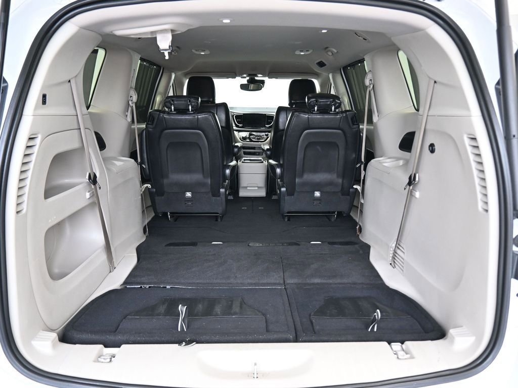 Used 2022 Chrysler Pacifica Touring-L image 67