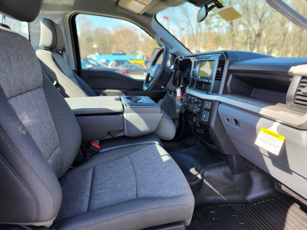 New 2026 Ford F250 XL w/ XL Chrome Package image 11