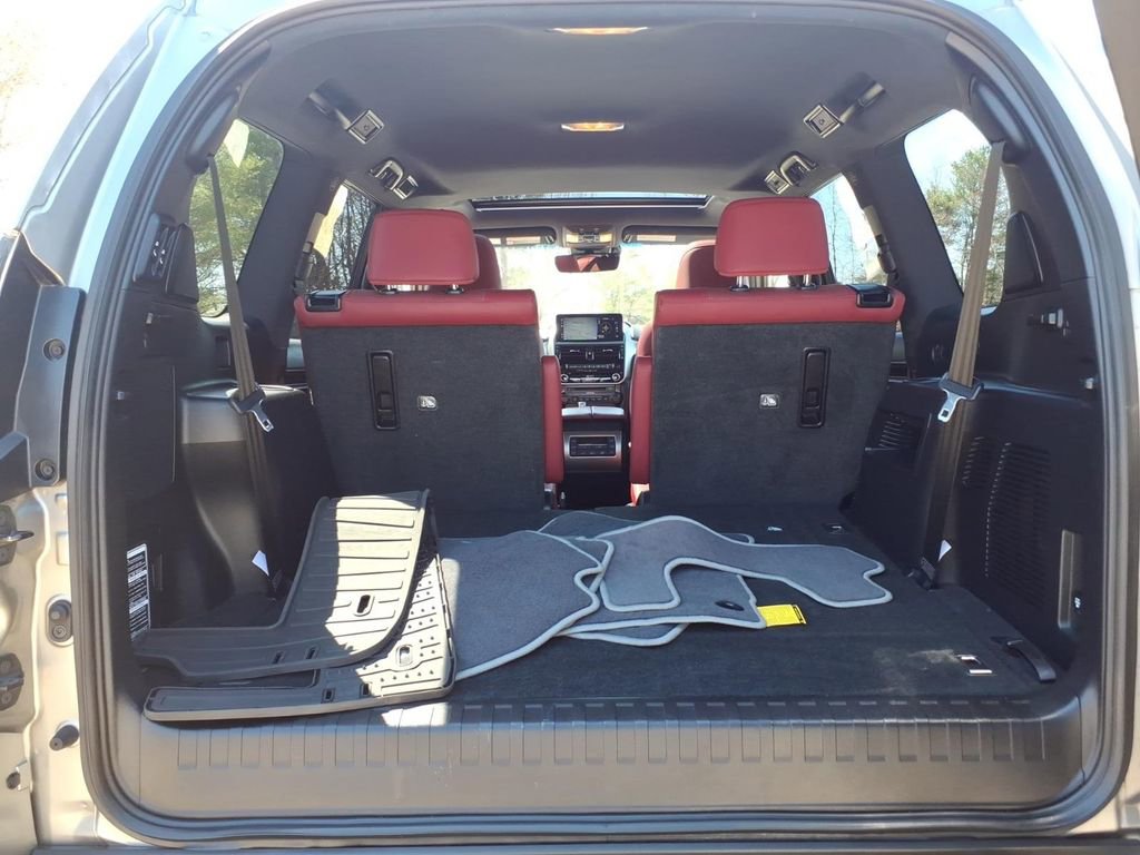 Used 2023 Lexus GX 460 Premium w/ Accessory Package AWD/4WD image 13