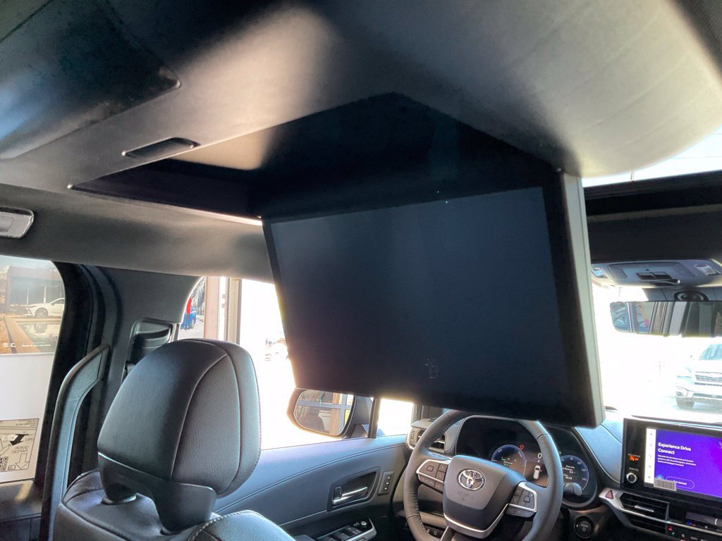 New 2026 Toyota Sienna Platinum AWD/4WD image 17