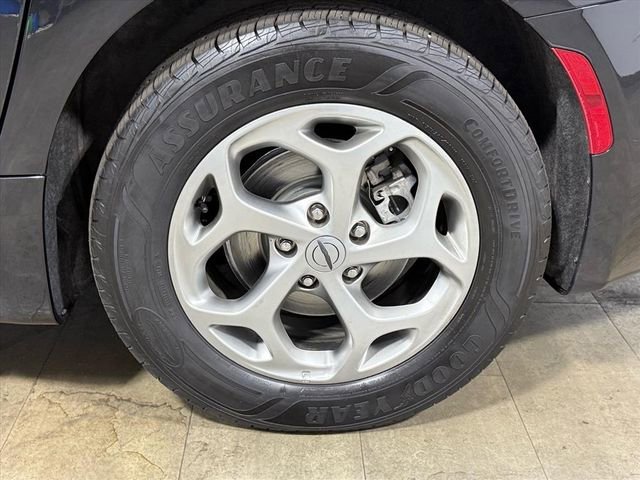 Used 2022 Chrysler Pacifica Limited image 19