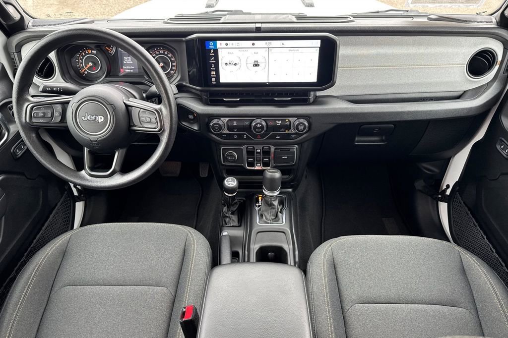 Used 2025 Jeep Gladiator Sport AWD/4WD image 15