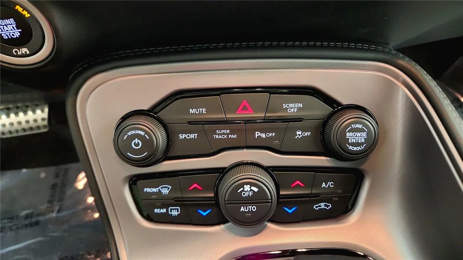 Used 2023 Dodge Challenger R/T w/ Plus Package image 27