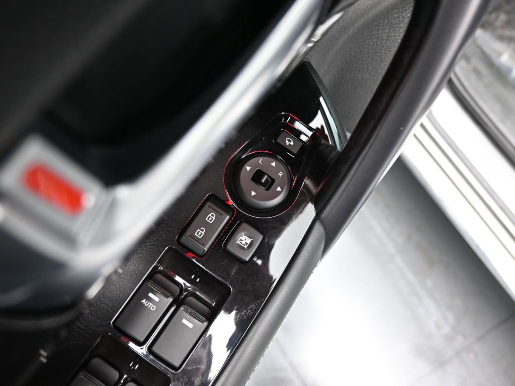 Used 2014 Kia Sorento SX image 31