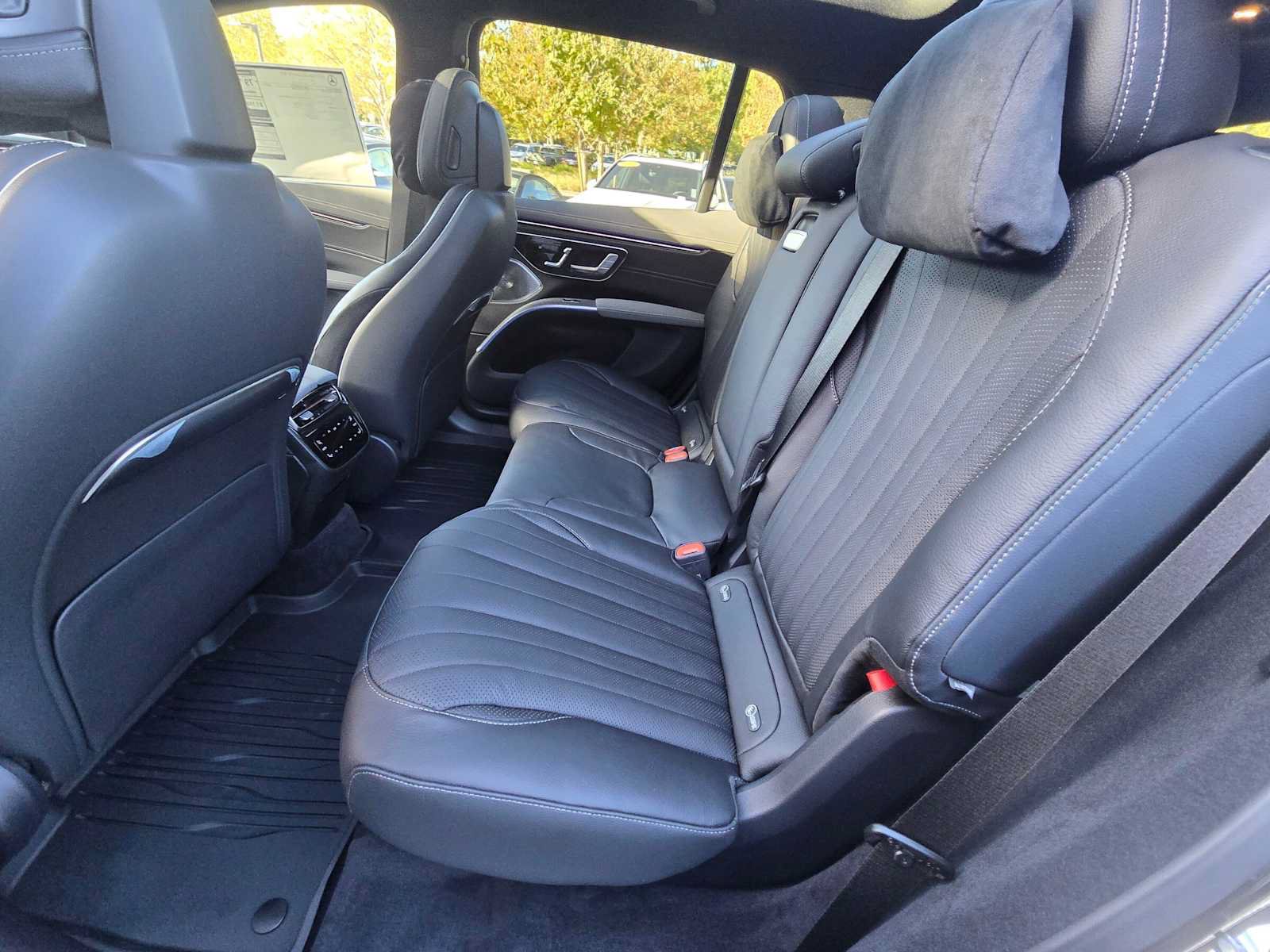 New 2027 Mercedes-Benz EQS 400 4MATIC SUV image 19