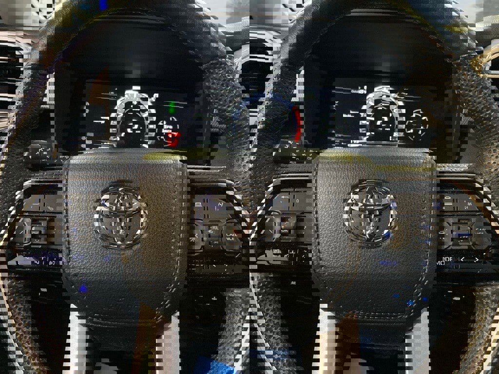 Used 2024 Toyota Tundra Limited w/ Power Package image 18