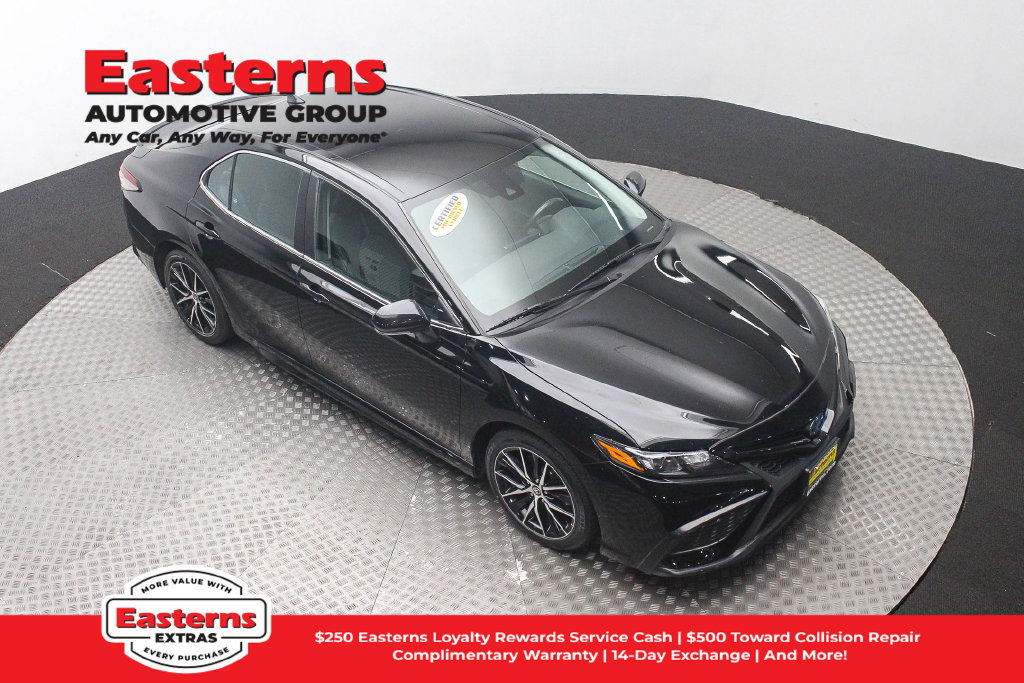 Used 2024 Toyota Camry SE FWD image 4