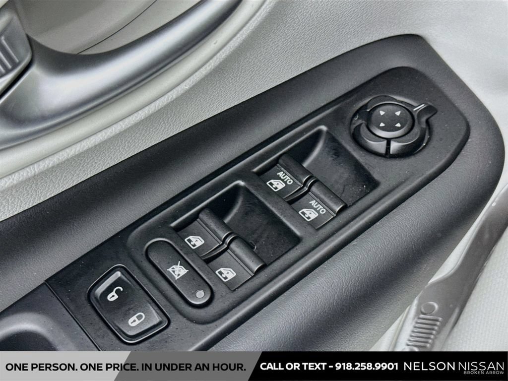 Used 2022 Jeep Renegade Latitude w/ Convenience Group AWD/4WD image 18