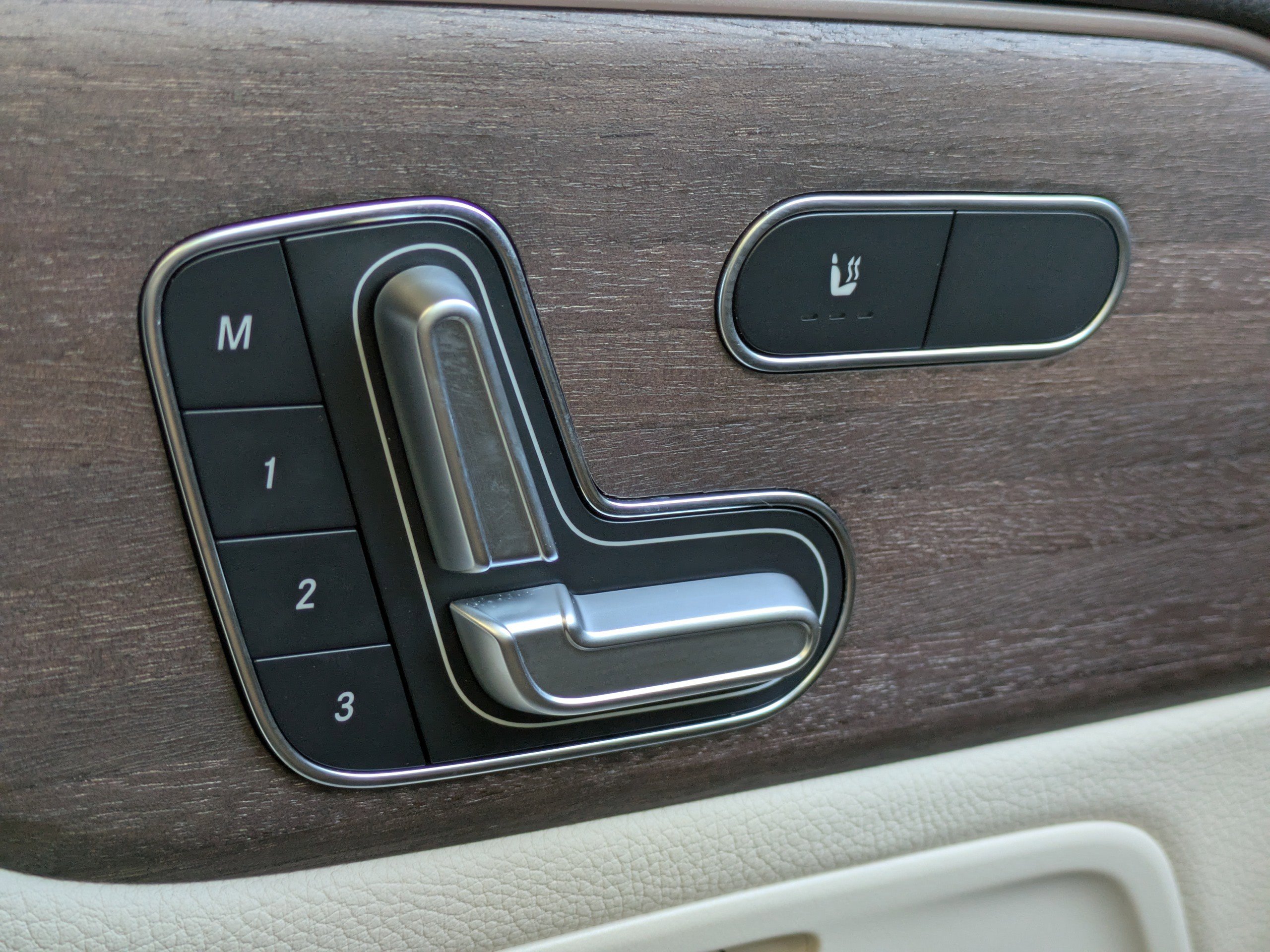 Used 2023 Mercedes-Benz GLB 250 image 22