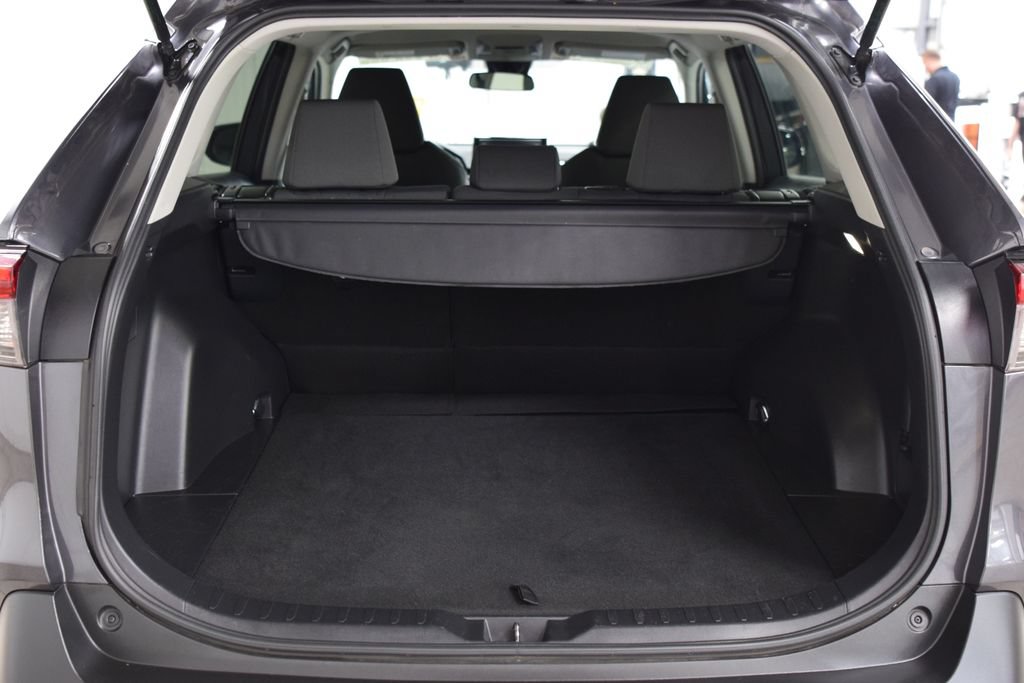 Used 2022 Toyota RAV4 XLE FWD image 22