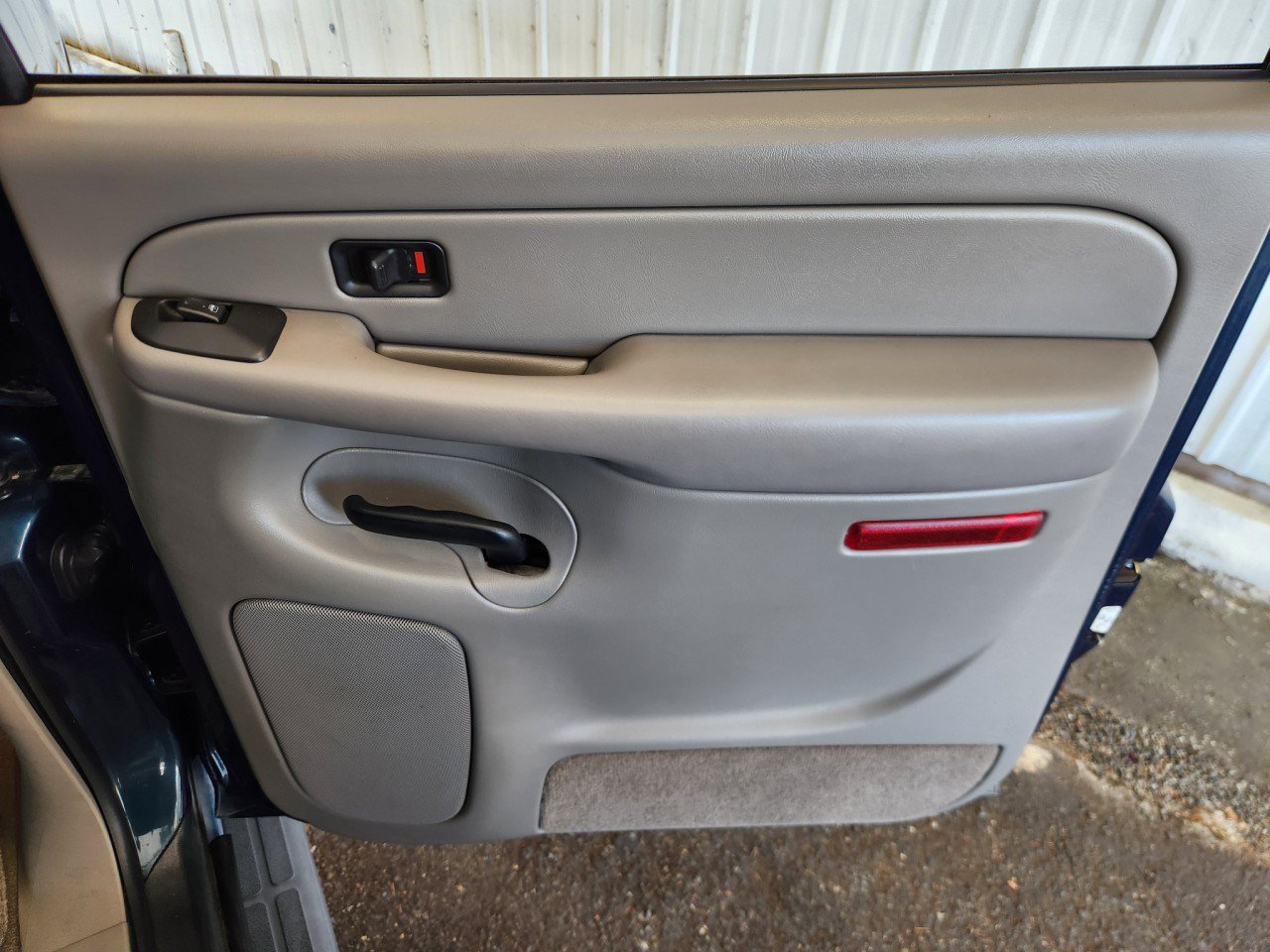 Used 2005 GMC Yukon XL SLT w/ SLT Preferred Equipment Group AWD/4WD image 14