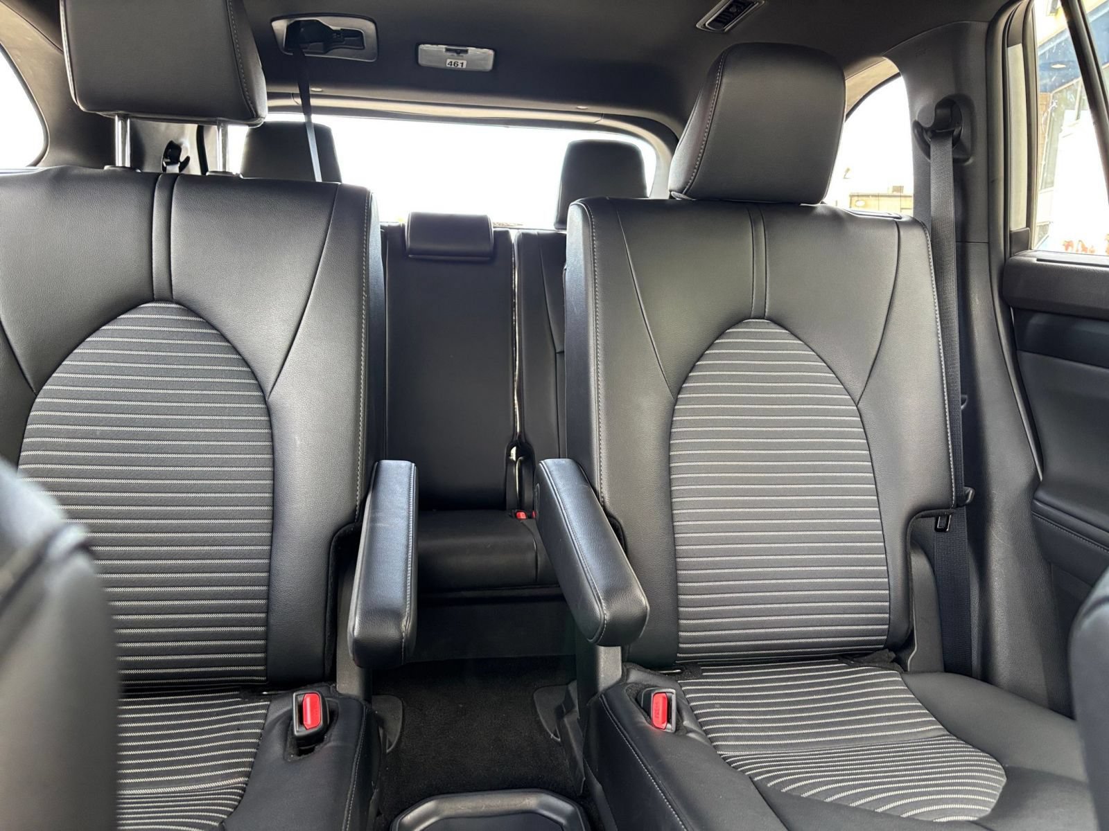 Used 2025 Toyota Highlander XSE AWD/4WD image 35