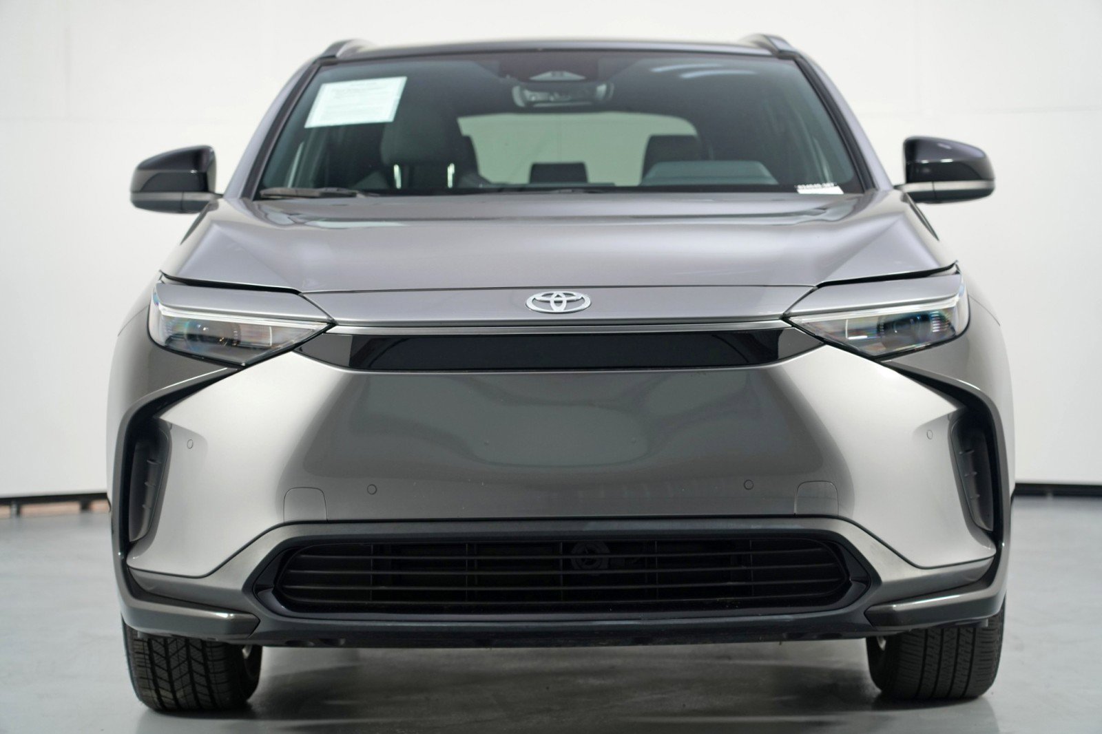 Used 2024 Toyota bZ4X XLE image 4