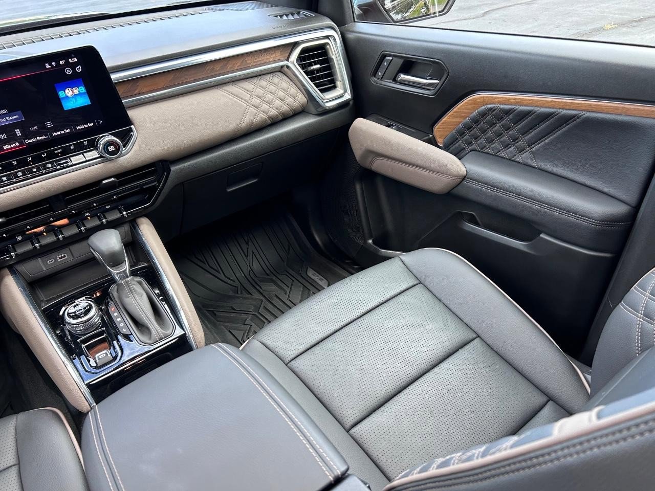 Used 2024 GMC Canyon Denali w/ LPO, Denali Black Edition image 16