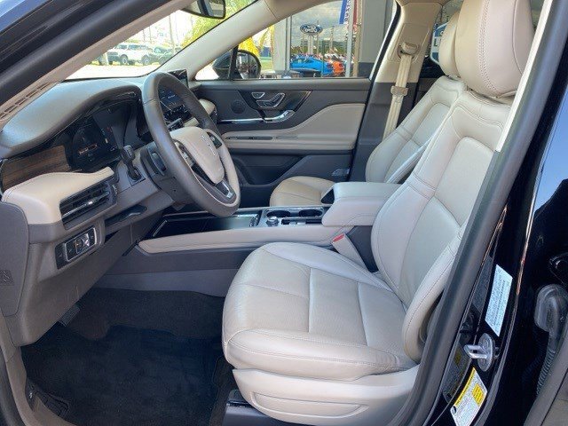 Used 2023 Lincoln Corsair Reserve image 10