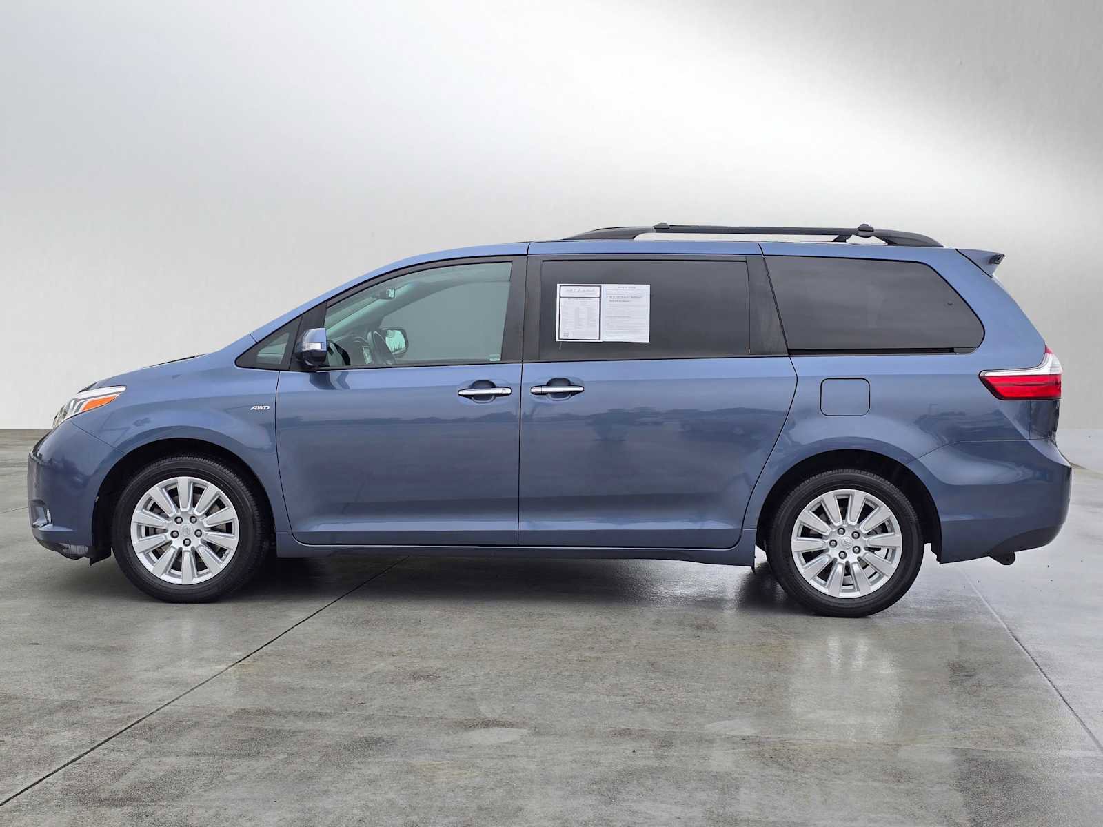 Used 2017 Toyota Sienna Limited Premium AWD/4WD image 6