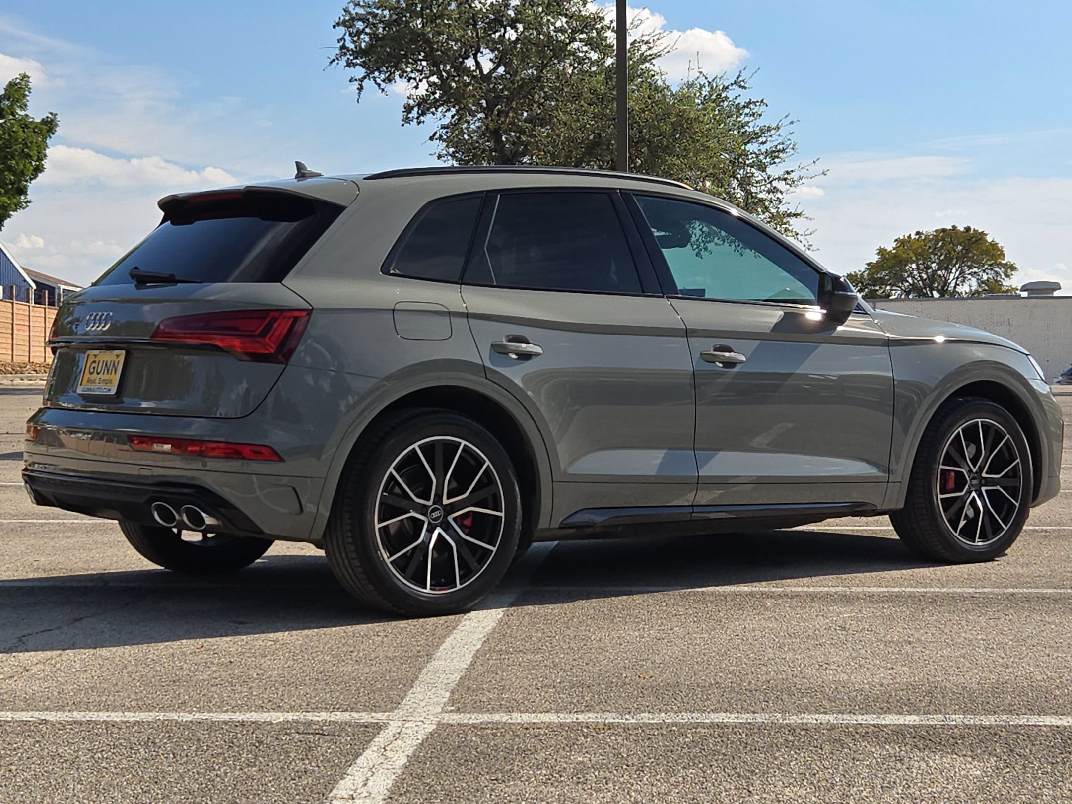 Used 2021 Audi SQ5 Premium Plus w/ Premium Plus Package AWD/4WD image 3