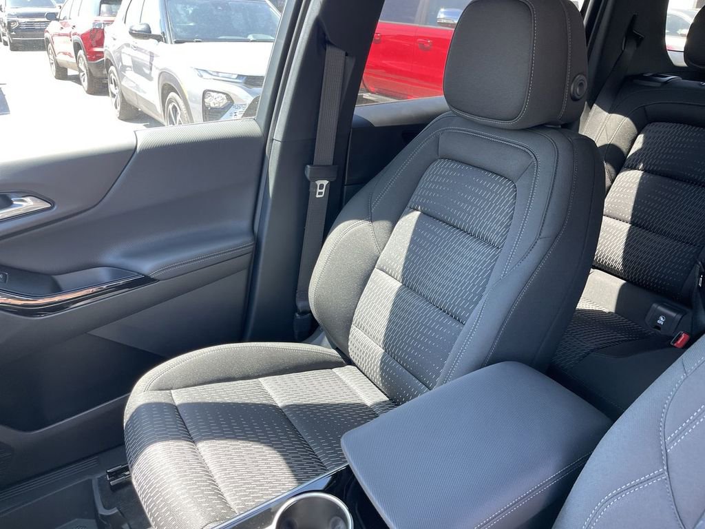 New 2026 Chevrolet Equinox LT w/ LPO, Floor Liner Package FWD image 24