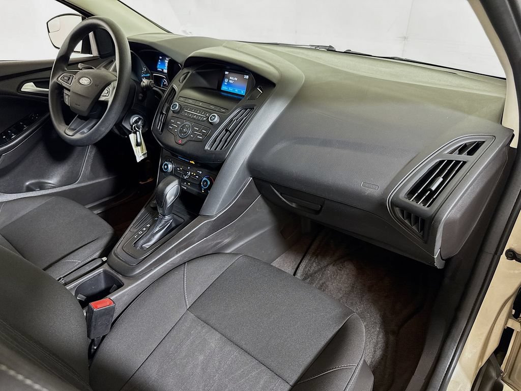 Used 2018 Ford Focus SE FWD image 24