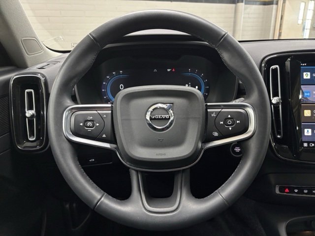 Used 2023 Volvo XC40 B4 Ultimate w/ Protection Package Premier image 13
