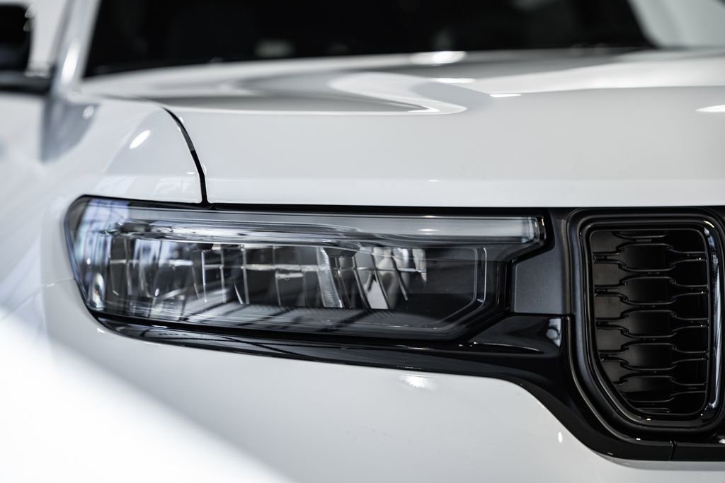 New 2025 Jeep Grand Cherokee L Altitude image 12