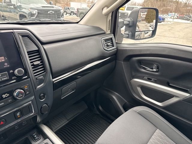 Used 2024 Nissan Titan SV w/ SV Convenience Package image 55