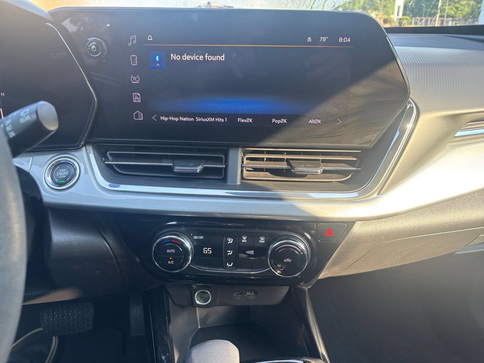 Used 2025 Chevrolet Trax LT FWD image 17