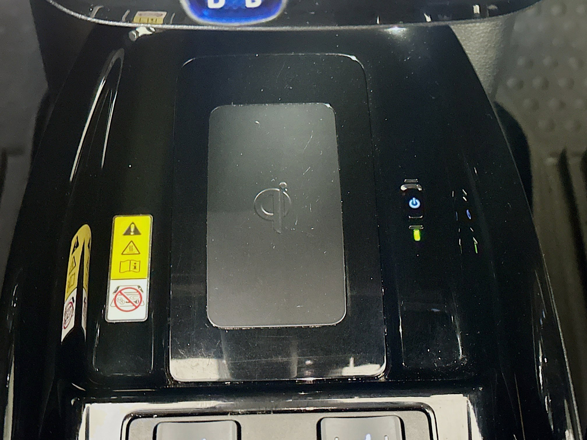 Used 2022 Toyota Prius XLE w/ Advanced Technology Package image 26