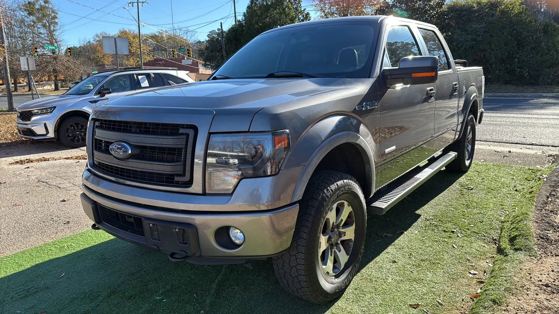 Used 2014 Ford F150 FX4 w/ Equipment Group 402A Luxury image 3