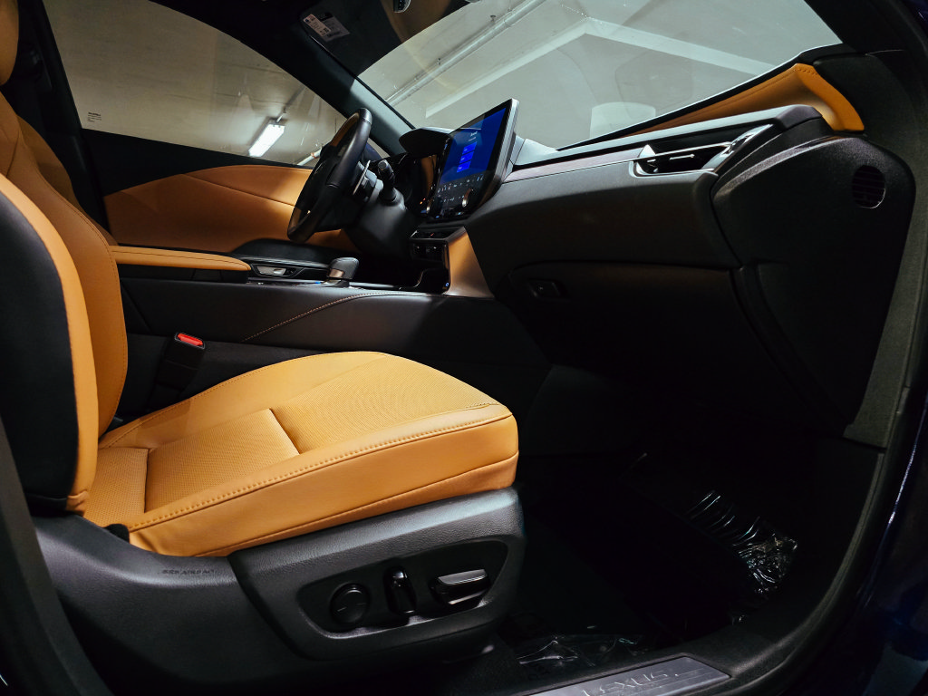 Used 2024 Lexus RX 350 Premium w/ Accessory Package (Z1) FWD image 37