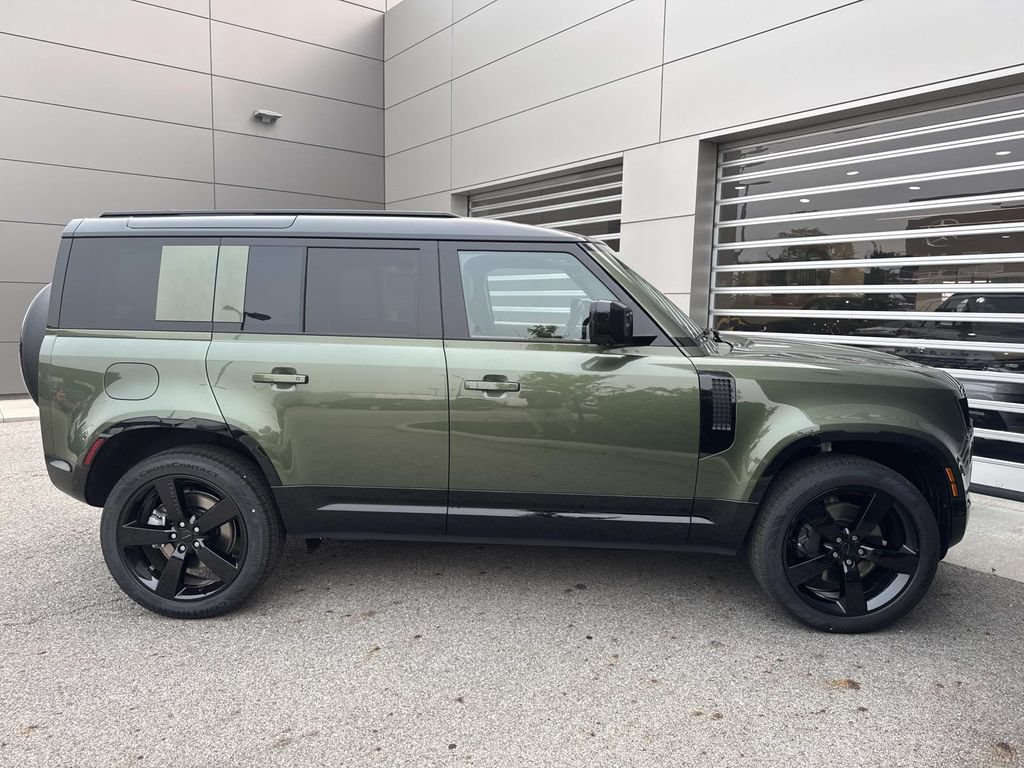 New 2026 Land Rover Defender 110 X-Dynamic SE AWD/4WD image 8