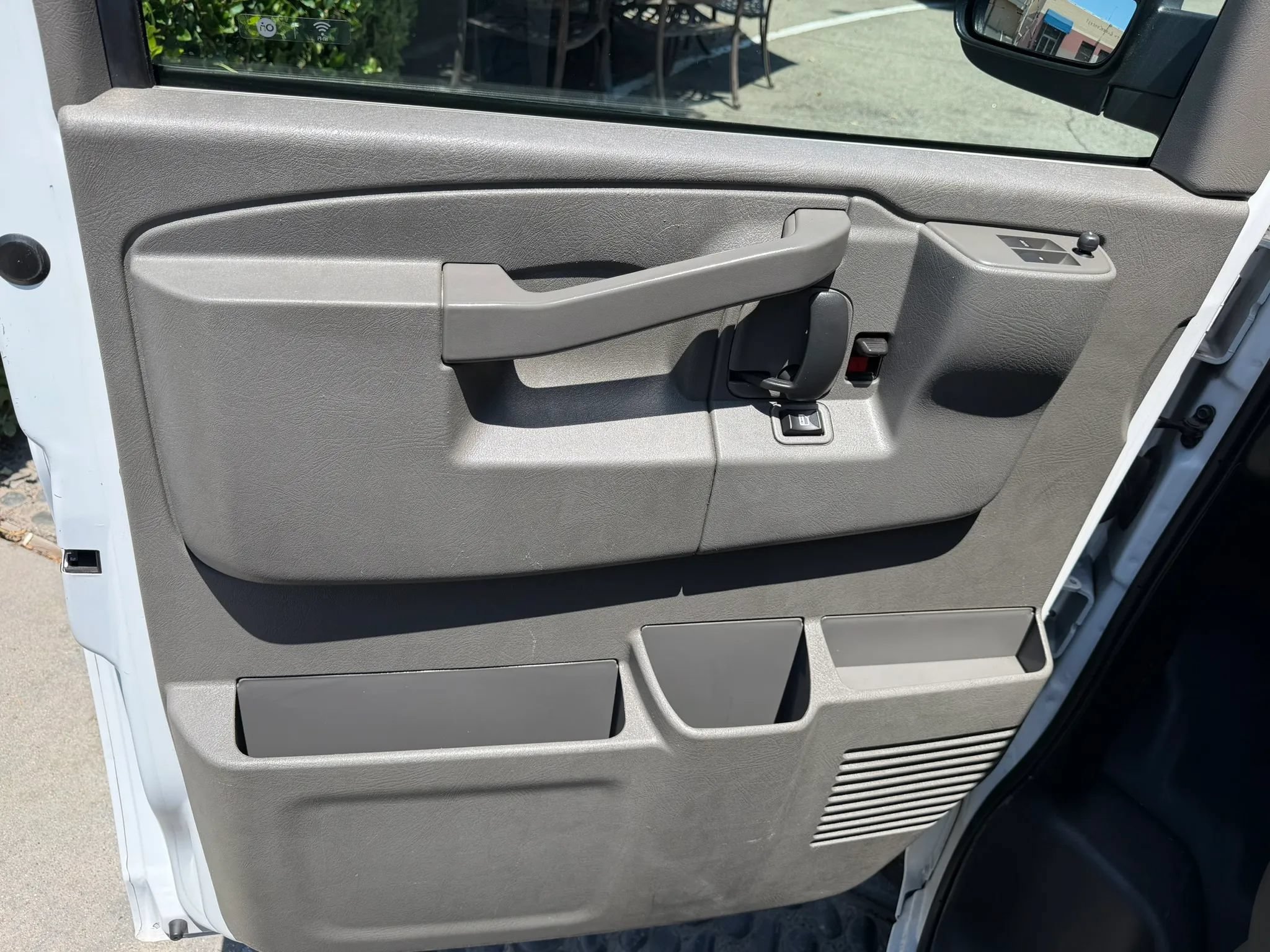 Used 2022 Chevrolet Express 2500 w/ Driver Convenience Package RWD image 12