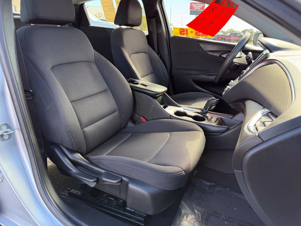 Used 2018 Chevrolet Malibu LT FWD image 18