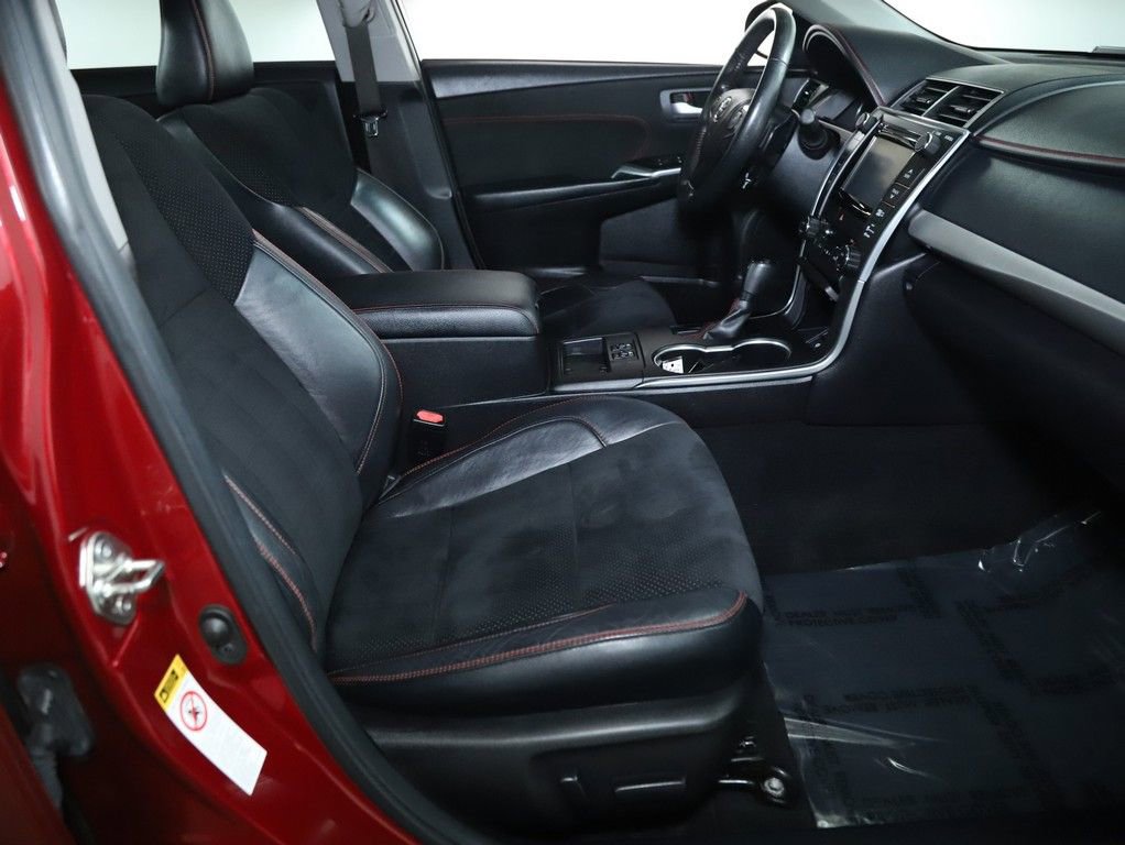 Used 2015 Toyota Camry XSE image 34