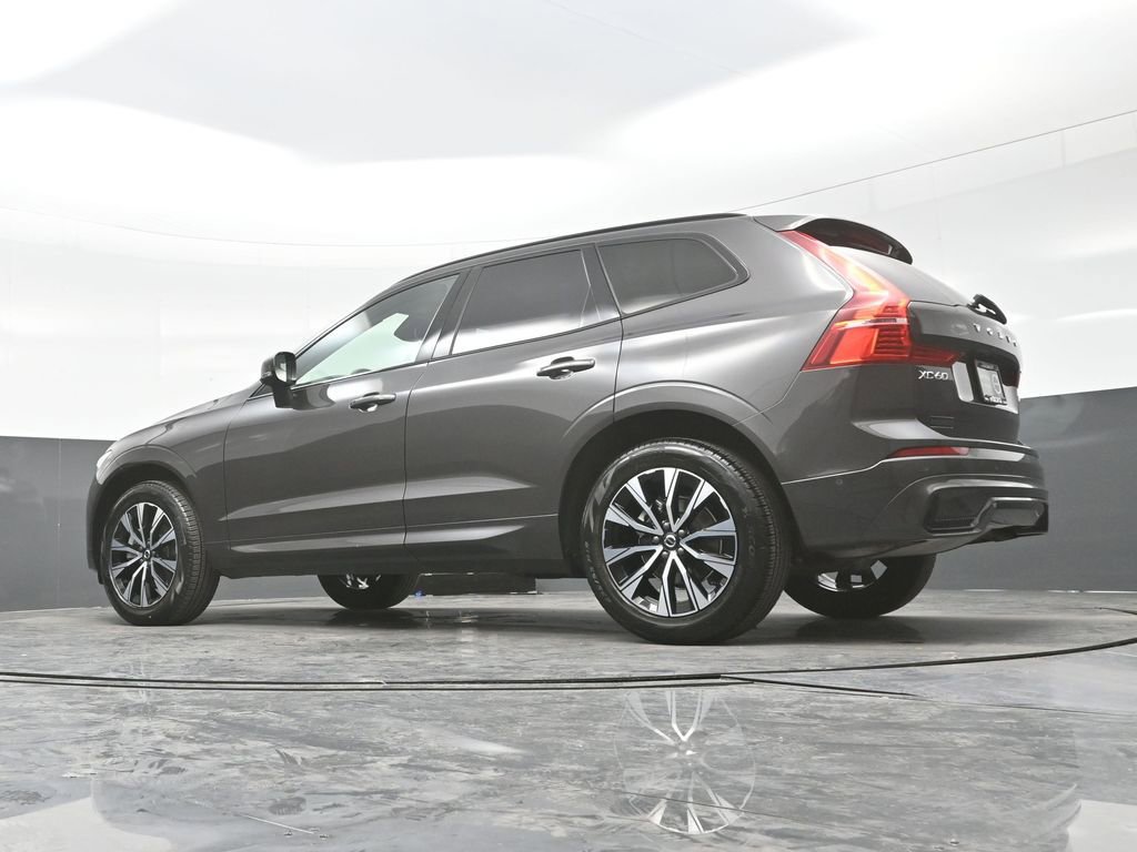 Used 2025 Volvo XC60 B5 Plus AWD/4WD image 27