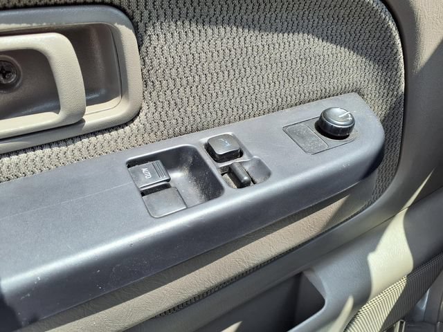 Used 2004 Nissan Frontier XE w/ (VTP) Value Truck Pkg RWD image 15