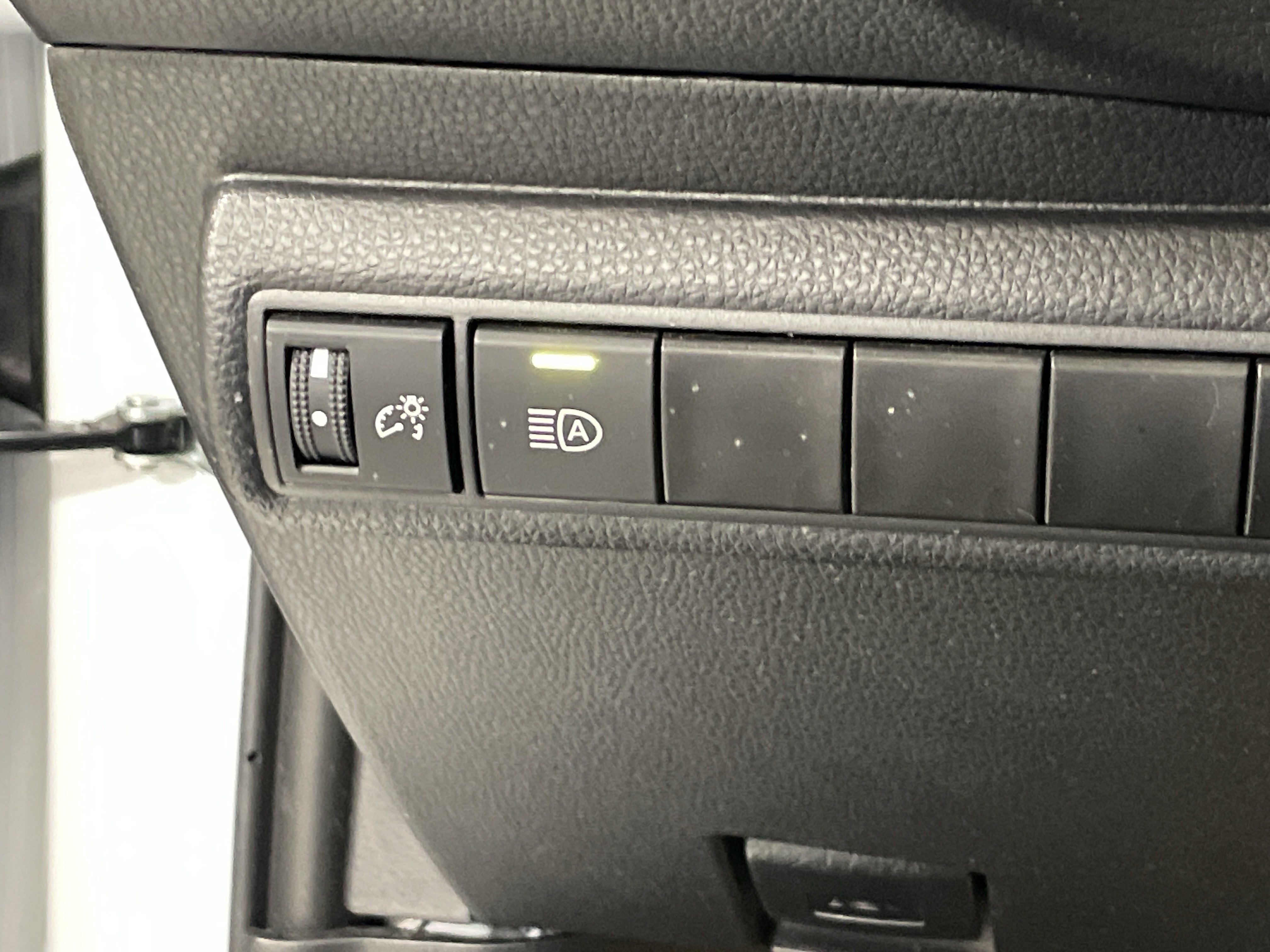 Certified 2025 Toyota Corolla LE FWD image 29