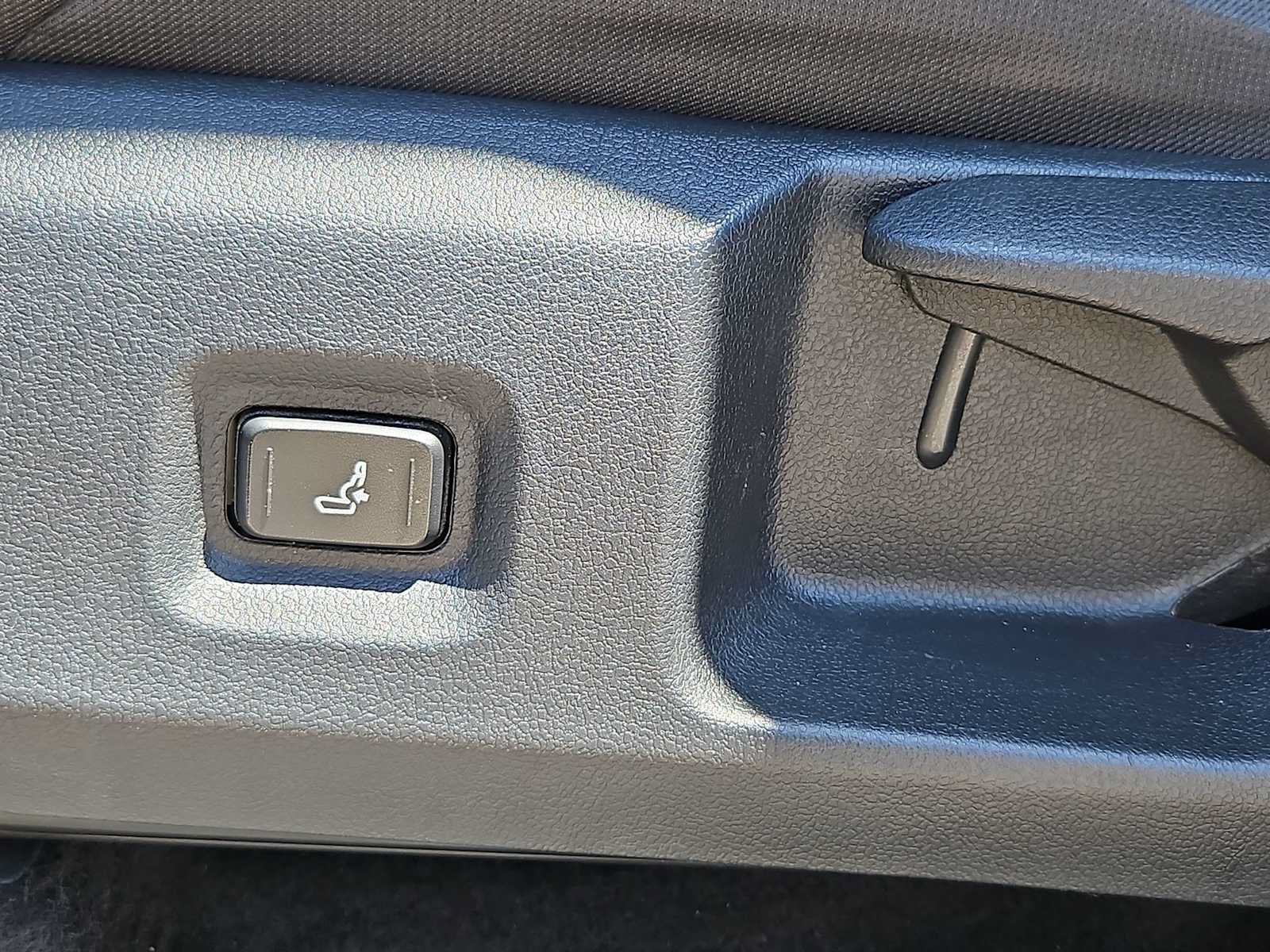 Used 2024 Toyota Tacoma SR5 RWD image 17