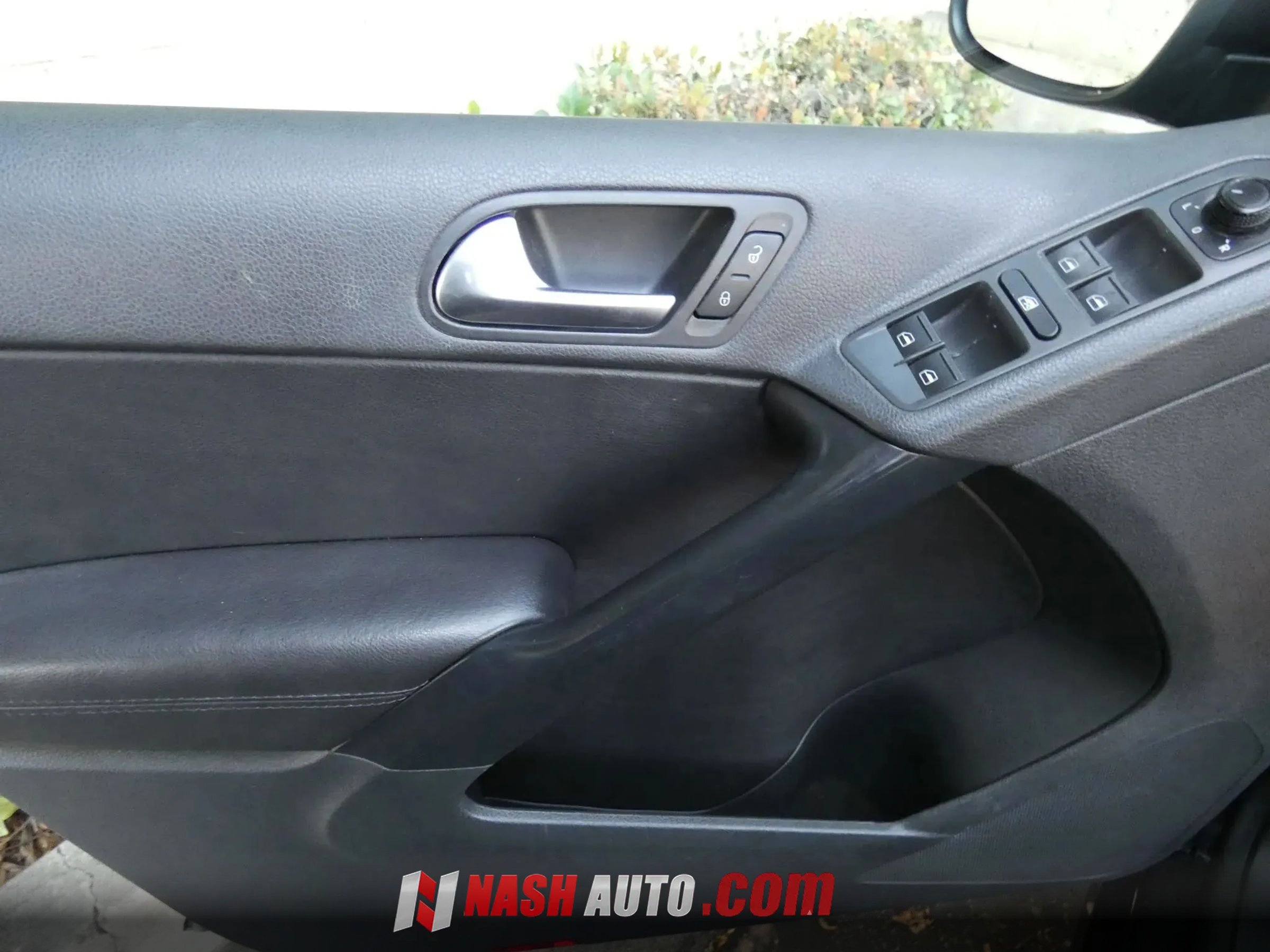 Used 2017 Volkswagen Tiguan S AWD/4WD image 54