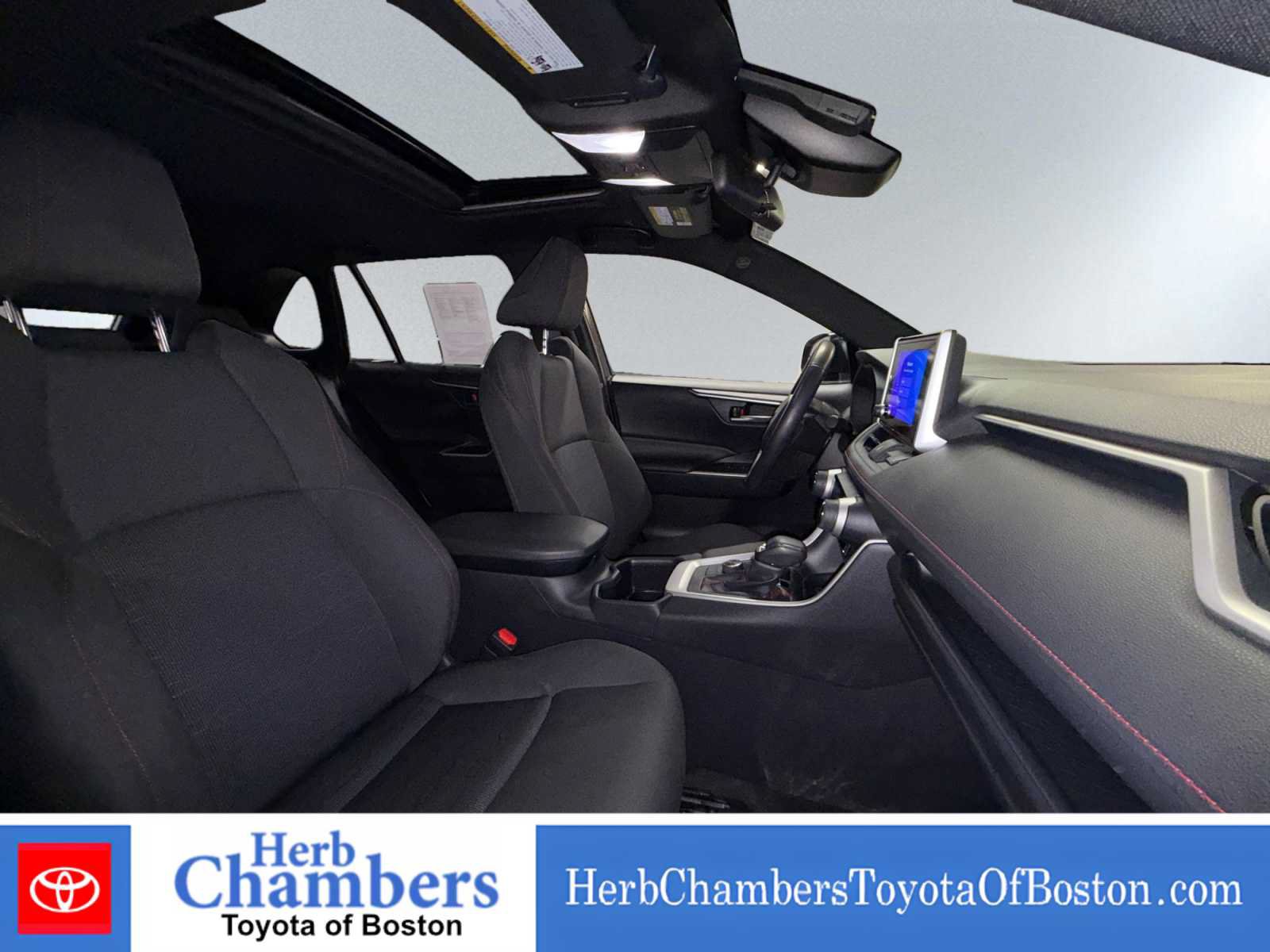 Used 2024 Toyota RAV4 SE w/ Weather & Moonroof Package AWD/4WD image 20