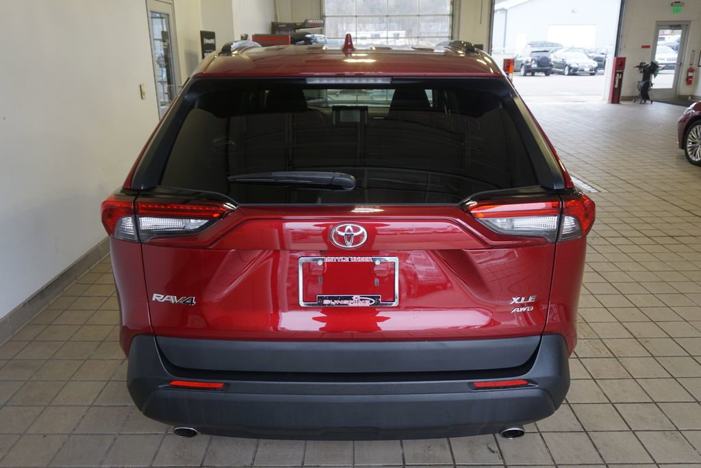 Certified 2021 Toyota RAV4 XLE w/ Convenience Package image 17