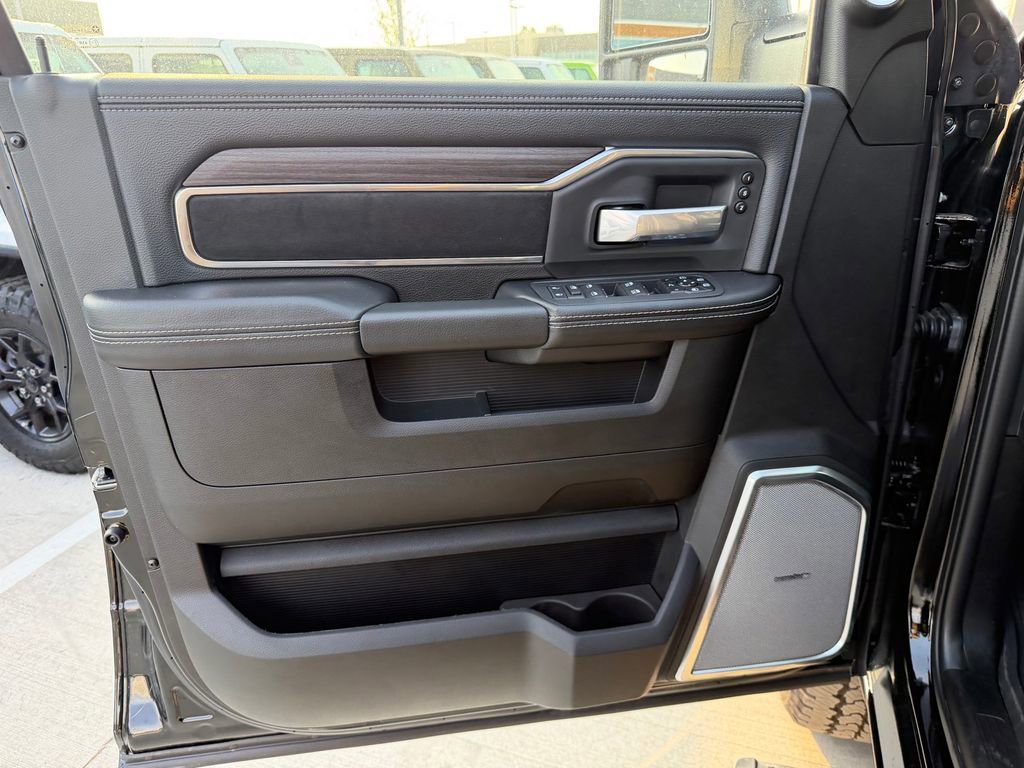 New 2026 RAM 2500 Laramie AWD/4WD image 14