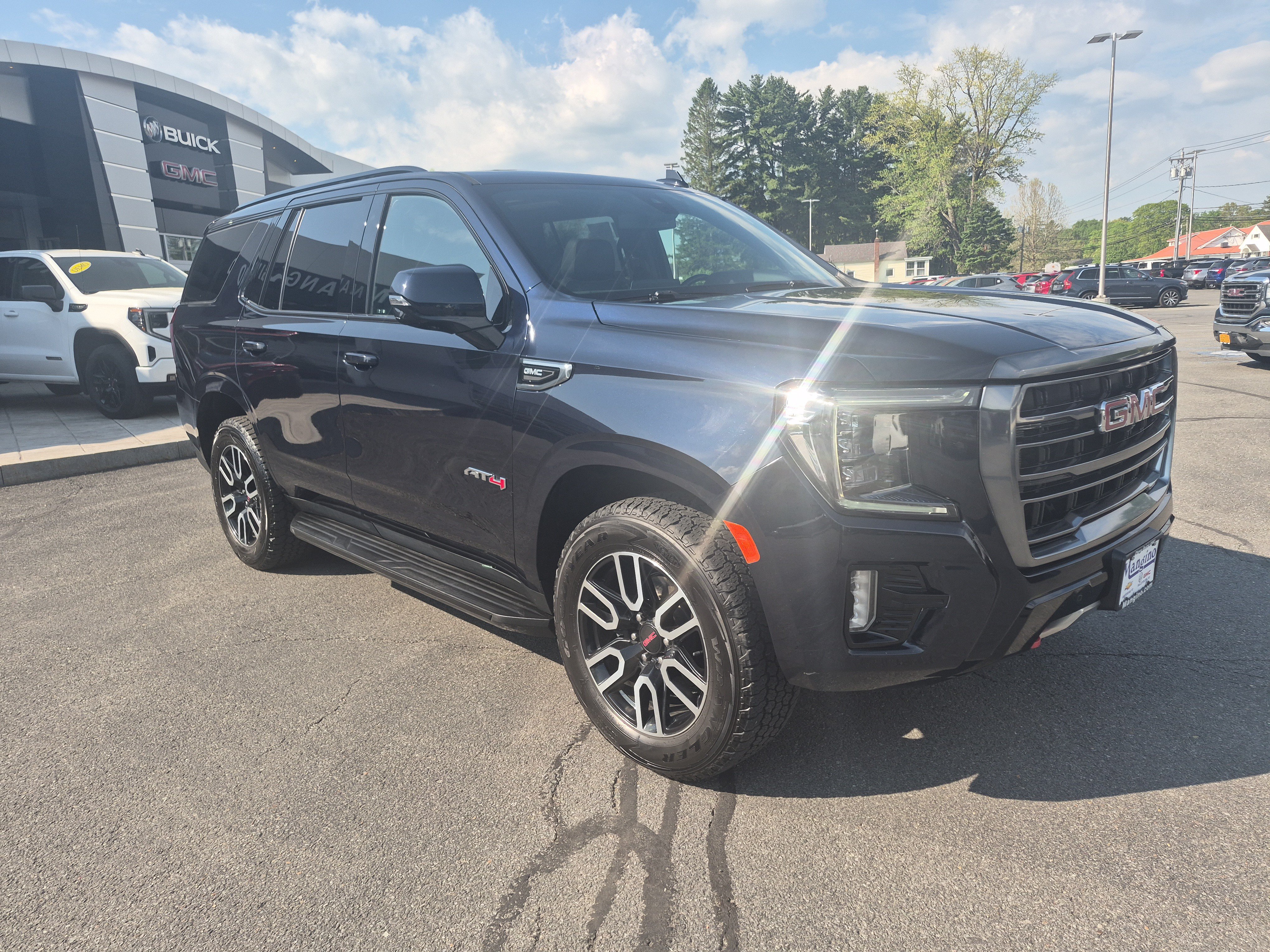 Certified 2021 GMC Yukon AT4 w/ Technology Package AWD/4WD image 8
