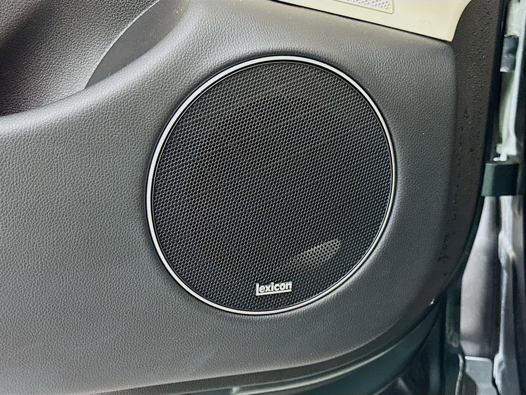 Used 2022 Genesis GV70 3.5T Sport w/ Sport Prestige Package image 19