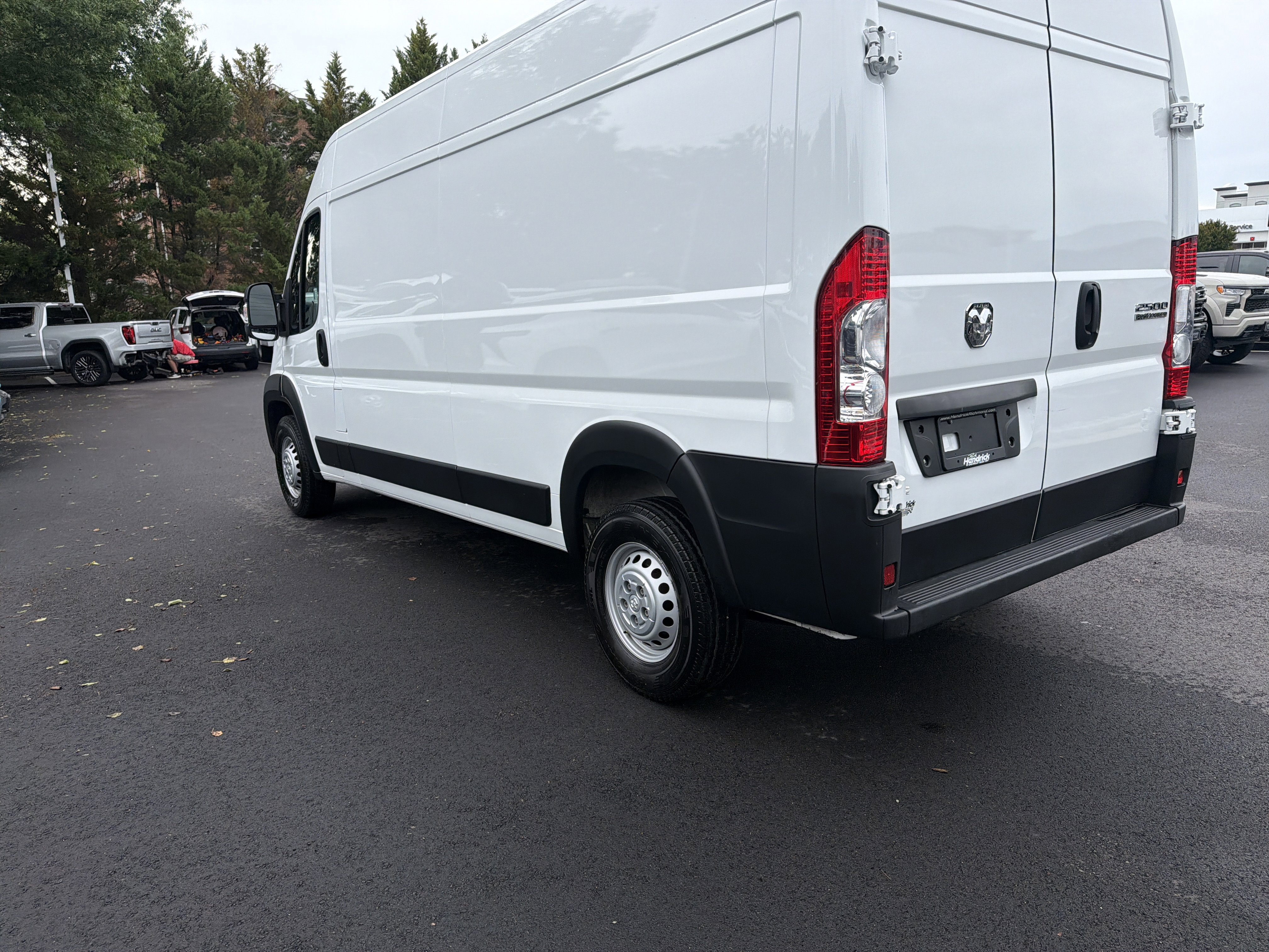 Used 2025 RAM ProMaster 2500 w/ Convenience Group FWD image 8