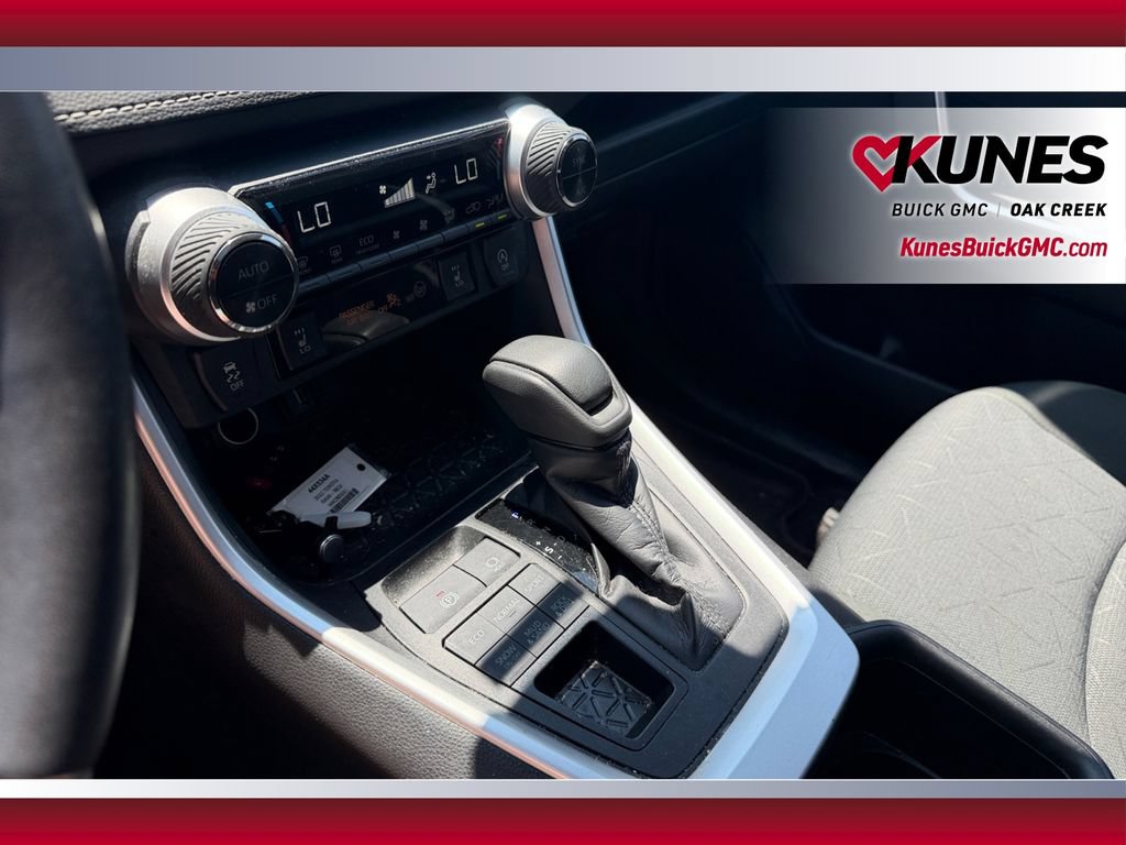 Used 2022 Toyota RAV4 XLE w/ Convenience Package AWD/4WD image 31