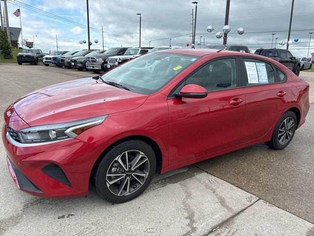 Used 2024 Kia Forte LXS w/ LXS Technology Package FWD image 3
