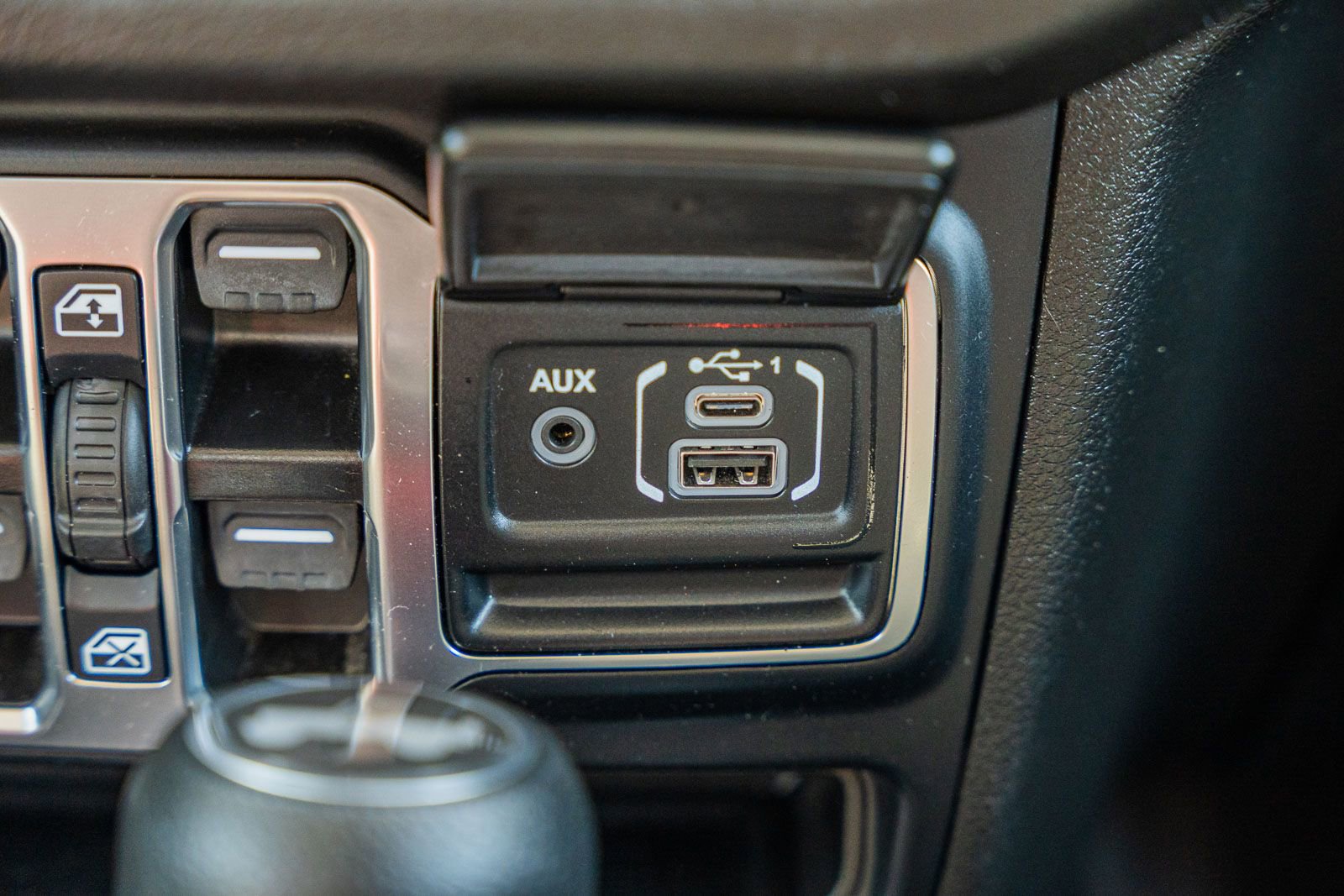 Used 2024 Jeep Wrangler Unlimited w/ Convenience Group image 33