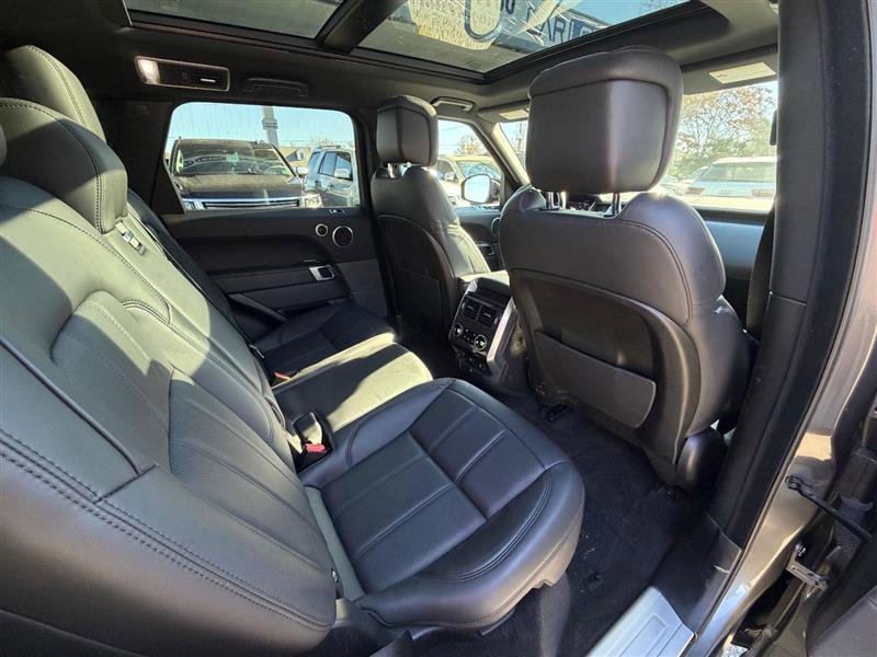 Used 2019 Land Rover Range Rover Sport HSE image 28